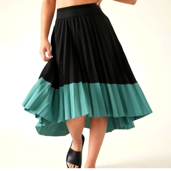 Athleta Dresses & Skirts - ATHLETA Swing Forward Pleated Skirt high Low Black Teal Style #533689 Women's XS